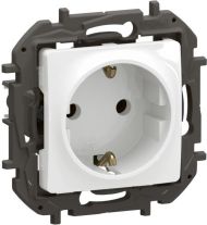 Контакт Шуко 16A с детска защита Legrand Niloe New NP3122WH - Бял